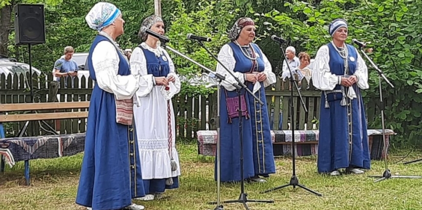 В Гдовском районе состоялся фольклорно-хоровой фестиваль «Лейся, песня» - 2022-07-27 16:30:00 - 1
