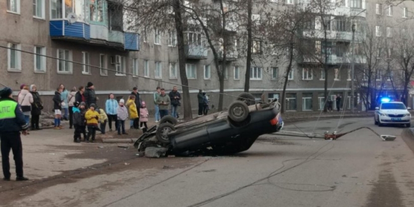Пьяный великолучанин сбил опору ЛЭП - 2022-03-22 13:05:00 - 1