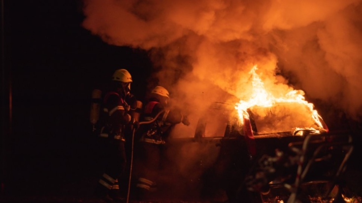 Разгерметизация топливной системы стала причиной пожара в автомобиле в Пскове - 2021-06-07 10:36:00 - 1