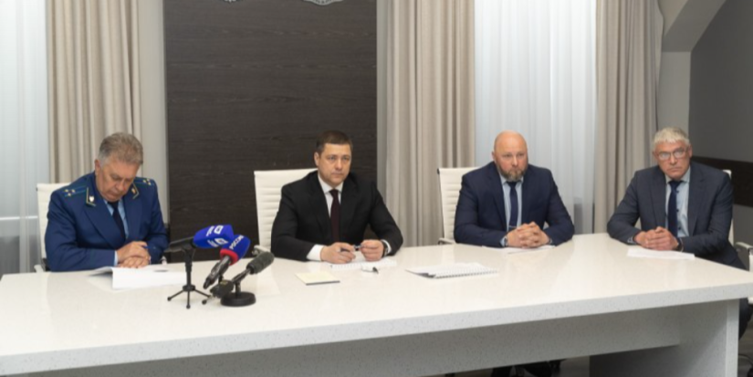 Михаил Ведерников провел прием граждан по поручению Президента РФ - 2023-06-08 17:35:00 - 1