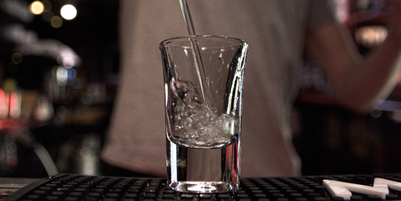 Повышать минимальный возраст продажи алкоголя в России не соглашается Минфин - 2023-06-27 20:05:00 - 1