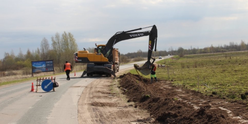 Ведутся дорожные работы на дороге Неелово – Кудина Гора – Печоры - 2022-05-11 13:35:00 - 1