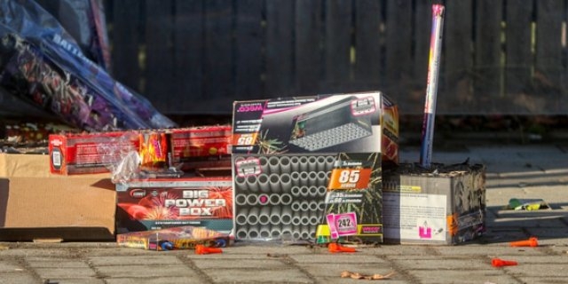 В Псковском районе ребенок получил травмы при запуске петарды - 2022-01-10 12:35:00 - 1