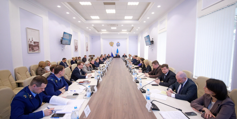 Семь представителей в общественную палату региона избрали депутаты - 2024-04-29 20:05:00 - 1