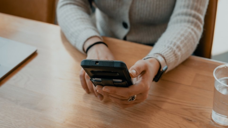 Центробанк хочет ввести «родительский контроль» за счетами подростков - 2021-05-17 19:30:00 - 1