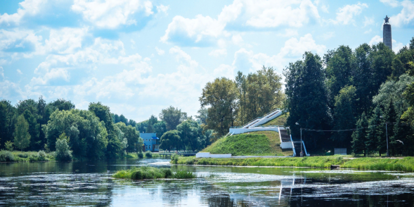 В Великих Луках очистят от водорослей акваторию Ловати - 2023-07-10 11:35:00 - 1
