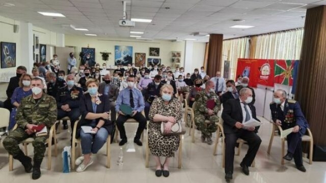 В Пскове прошел круглый стол «Наследники Победы» - 2021-05-14 12:36:00 - 1