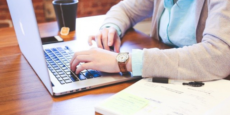 Николай Козловский поздравил великолучан с Днем Студента - 2021-01-25 12:43:00 - 1