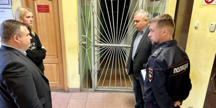 В Великих Луках прошла акция «Гражданский мониторинг» - 2023-05-18 16:05:00 - 1