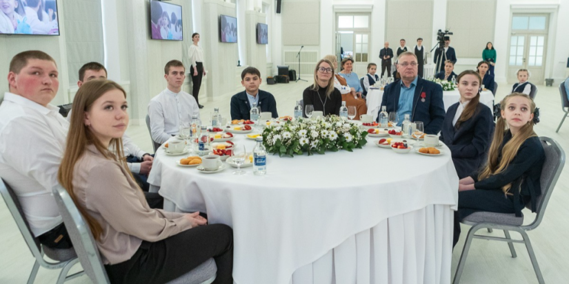 Принимающие семьи Псковской области получат дополнительную поддержку - 2024-03-21 09:05:00 - 1
