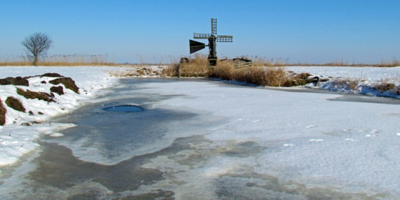 Пять правил безопасности на льду - 2021-02-05 18:00:00 - 1