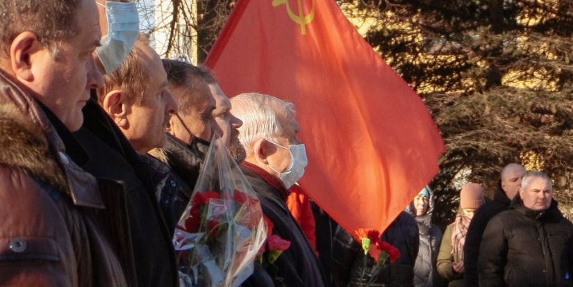 Великие Луки почтили память участников боевых действий за пределами страны - 2022-02-15 15:38:00 - 1