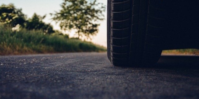 Ребенок попал под колеса возле магазина в Великих Луках - 2021-09-14 14:55:00 - 1