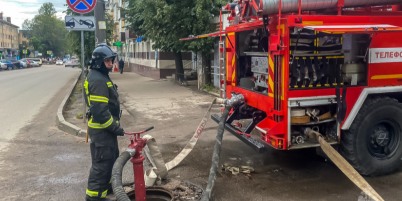 В великолукском ДК Ленинского комсомола прошли пожарно-тактические учения - 2023-09-22 11:05:00 - 1