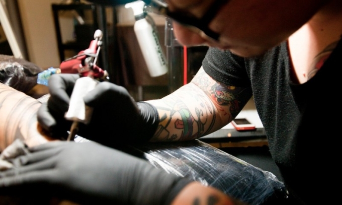 В Госдуме поддержали идею медицинского лицензирования для тату-салонов - 2018-10-13 15:44:00 - 1