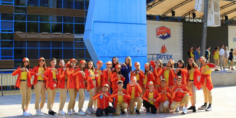 Вожатые ПсковГУ заступили на смену в «Артек» - 2023-05-10 17:35:00 - 1