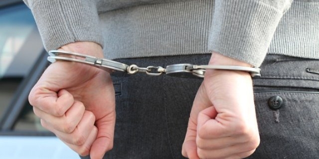 В отношении мошенника, задержанного в Пскове, возбуждено 9 уголовных дел - 2021-10-20 16:35:00 - 1