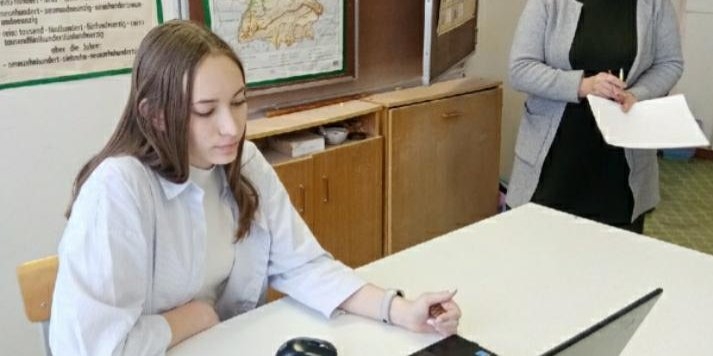 Псковские школьники завоевали награды во Всероссийском краеведческом конкурсе - 2022-04-27 08:35:00 - 1