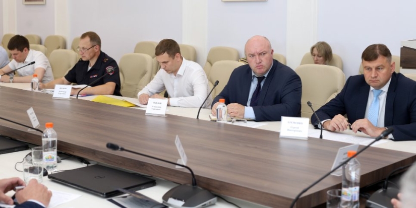 Механизмы наказания «чёрных лесорубов» обсудили депутаты Псковской области - 2022-06-20 19:05:00 - 1