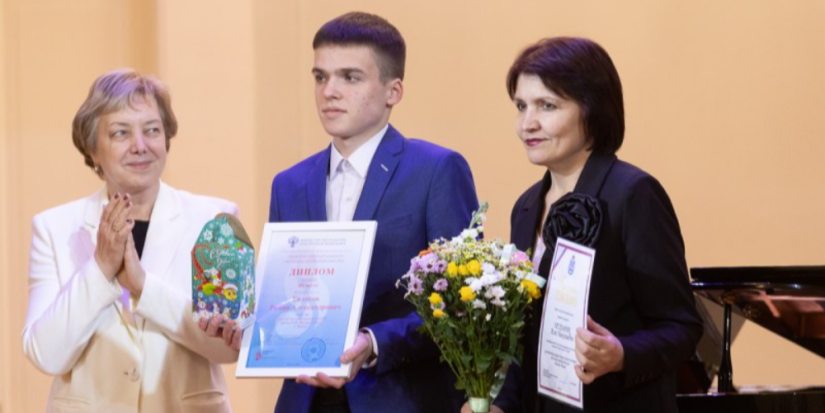 В Пскове награждены лауреаты премии «Юные дарования Псковщины» - 2023-12-18 10:35:00 - 1