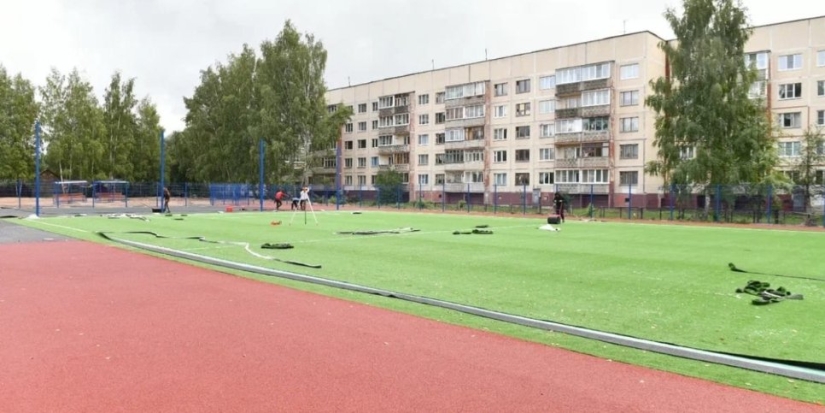 В Великих Луках завершается строительство современного пришкольного стадиона - 2022-09-06 11:35:00 - 1