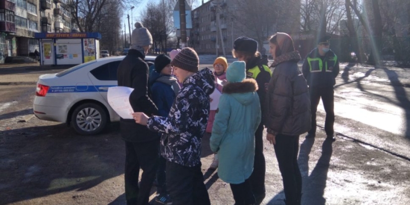 Водителям Великих Лук напомнили о важности детского автокресла - 2022-03-15 13:05:00 - 1