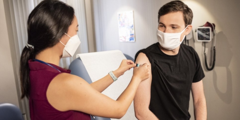 Россиянам предложили давать три выходных после каждого этапа вакцинации - 2021-09-14 19:30:00 - 1