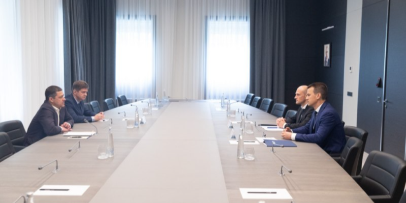 Михаил Ведерников и Артем Пидник наметили планы развития электросетей - 2023-07-11 17:05:00 - 1