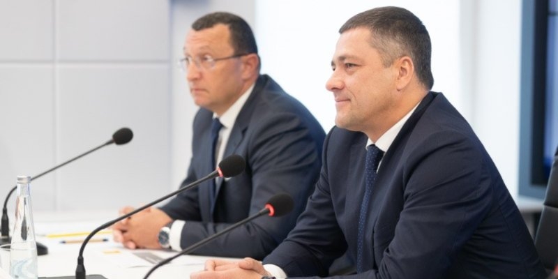 Михаил Ведерников рассказал о перспективах развития псковского аэропорта - 2022-09-09 15:35:00 - 1