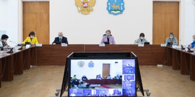 В администрации Псковской области обсудили меры по улучшению эпидситуации - 2021-11-03 08:35:00 - 1