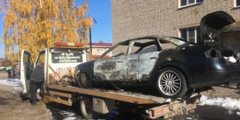 В Великолукском районе загорелся автомобиль - 2021-10-07 15:32:00 - 1