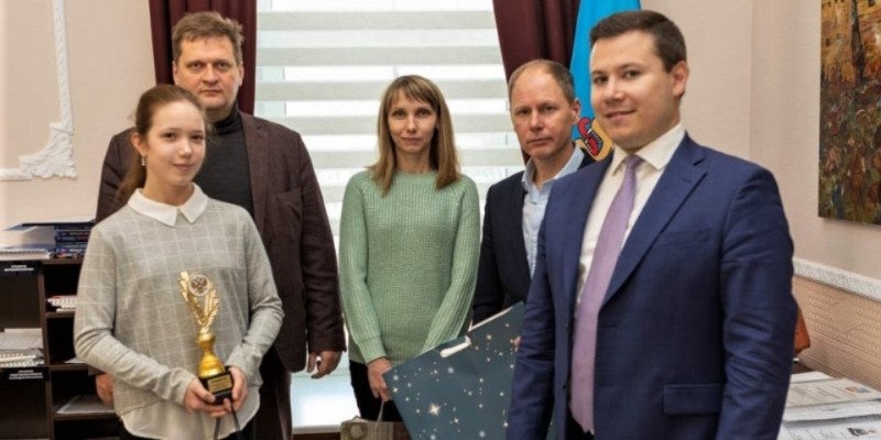 Псковичка стала победительницей конкурса «Гимн России понятными словами» - 2022-12-30 11:05:00 - 1