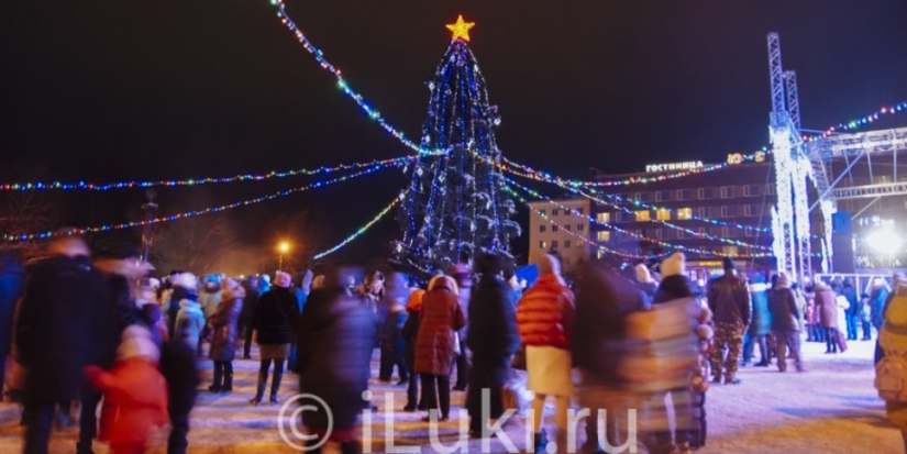 Салют состоится в 00.30 в новогоднюю ночь в Великих Луках - 2021-12-24 14:05:00 - 1
