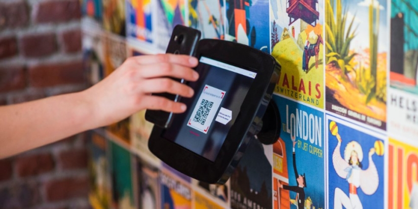 В России хотят сохранить систему QR-кодов до вакцинации 80% населения - 2021-10-25 19:30:00 - 1
