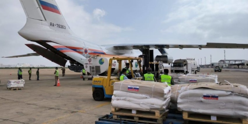 Многотонный гуманитарный груз отправлен из России в Пакистан - 2022-09-24 15:00:00 - 1