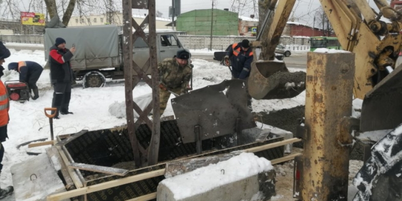 В Пскове начался монтаж памятника, посвященного подвигу бойцов НКВД и саперов - 2021-12-02 14:05:00 - 1