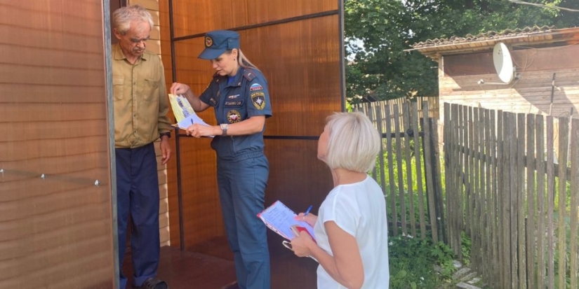 Спасатели продолжают напоминать жителям Псковщины правила безопасности - 2022-07-25 10:32:00 - 1
