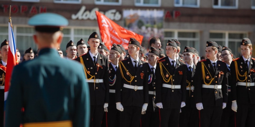 Парад Победы в Великих Луках - 2022-05-09 11:27:00 - 1