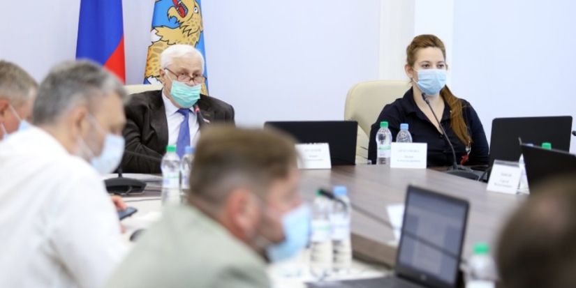 Финансовые отчёты и поправки в бюджет региона рассмотрел профильный комитет - 2021-06-16 16:45:00 - 1