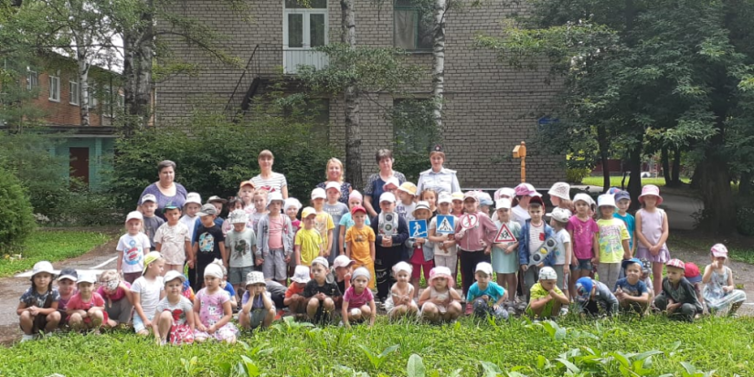 Маленькие великолучане выучили правила дорожного движения - 2023-08-02 15:35:00 - 1