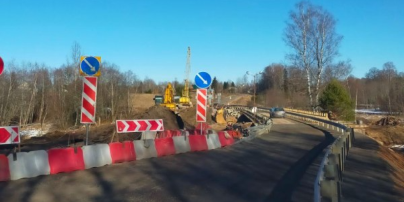 Открыто движение по временному мосту через реку Черная в Плюсском районе - 2024-03-06 08:35:00 - 1