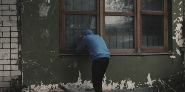 Житель Новосокольнического района обокрал сотрудников сельхозпредприятия - 2022-01-28 14:05:00 - 1