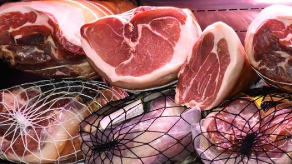 5 килограммов мяса и спиртное украл великолучанин в магазине - 2021-06-02 16:47:00 - 1