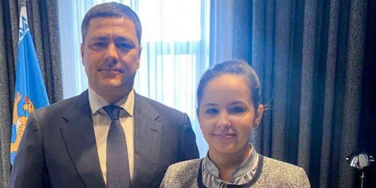 Михаил Ведерников вручил Марии Тучак Благодарность Президента России - 2022-09-21 09:05:00 - 1