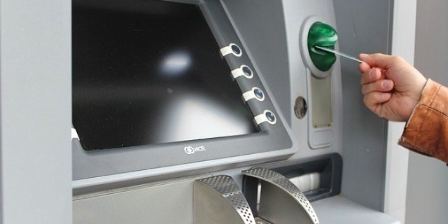 Пскович оформил кредит на полмиллиона рублей и перевел деньги мошеннику - 2021-12-09 08:35:00 - 1