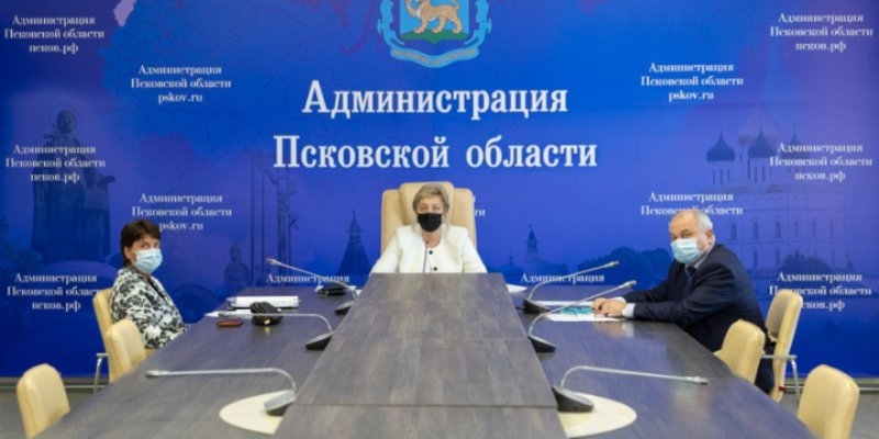 Вера Емельянова провела совещание на тему хода вакцинации - 2021-06-17 10:36:00 - 1