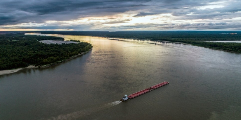 Река Миссисипи поменяла течение из-за урагана - 2021-08-30 12:09:00 - 1