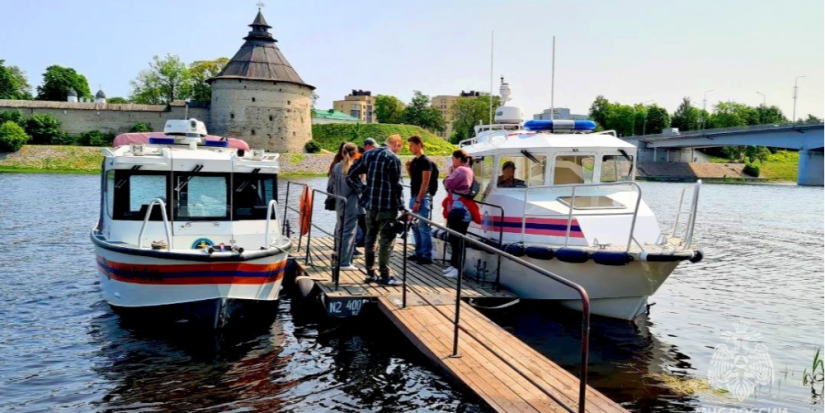 Для псковских школьников провели урок в Центре ГИМС - 2023-05-29 11:05:00 - 1