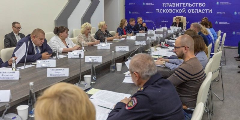 Заседание комиссии по делам несовершеннолетних прошло в Пскове - 2022-06-17 12:35:00 - 1