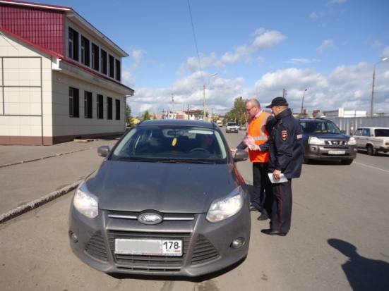 На переезде в Великих Луках проведен профилактический рейд - 2017-09-14 19:11:00 - 1